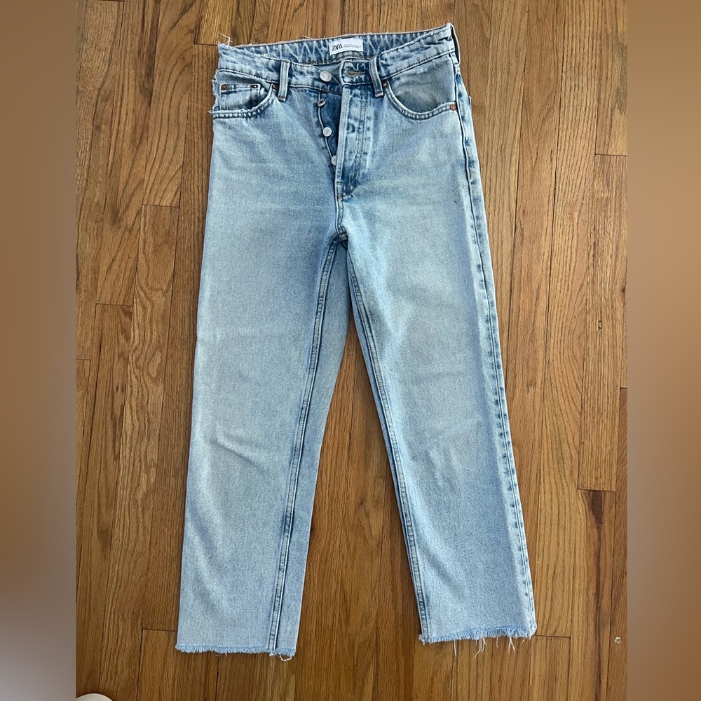 Zara cropped light wash jeans!